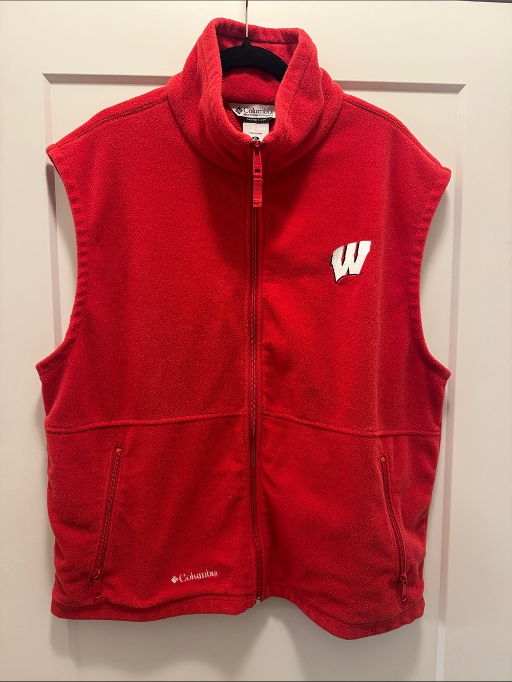 Columbia Red Fleece Zip Up Vest with Wisconsin Logo. XL. Like New!